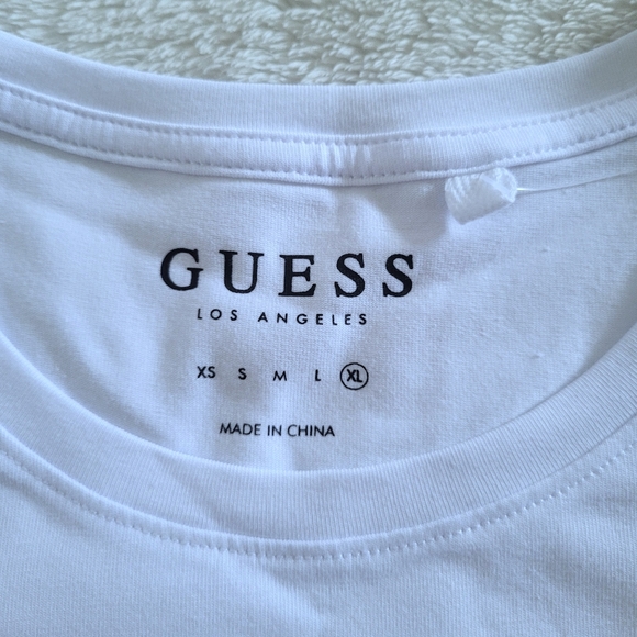 Guess❓Rhinestone💎 Logo Tee👕 - NWT - Picture 5 of 16